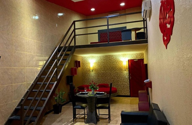 Motel Emoções (Adults Only)