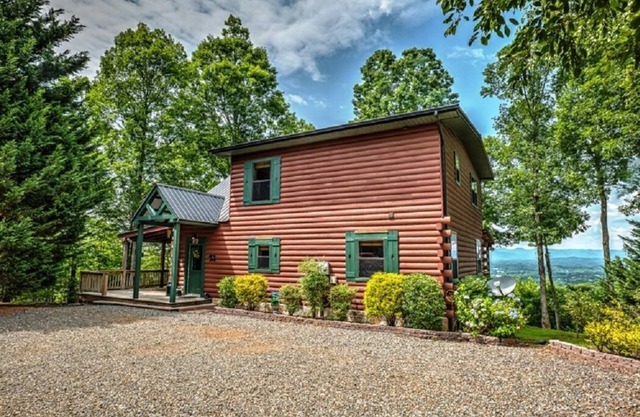 Mountain Cabin Near Town! Amazing Views! DISCOUNTS-7+ Nights, Military & More!