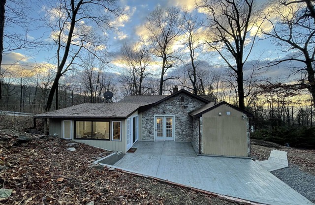 Mountain Cottage Near Scenic State Parks and Hiking Trails Great for Large Group