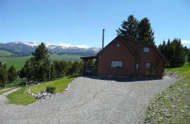 Mountain Home in the Crazy Mountains with Vistas and Solitude