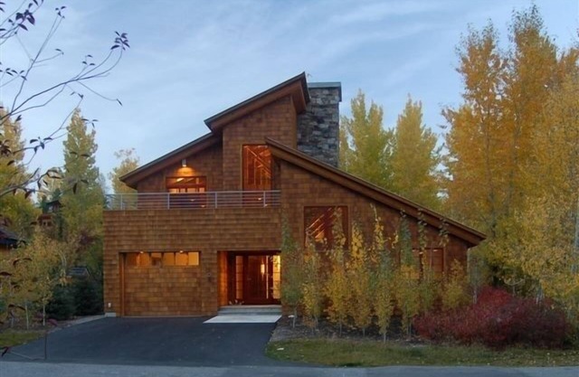 Mountain luxury at a reasonable price! Ideally located in Ketchum near the YMCA
