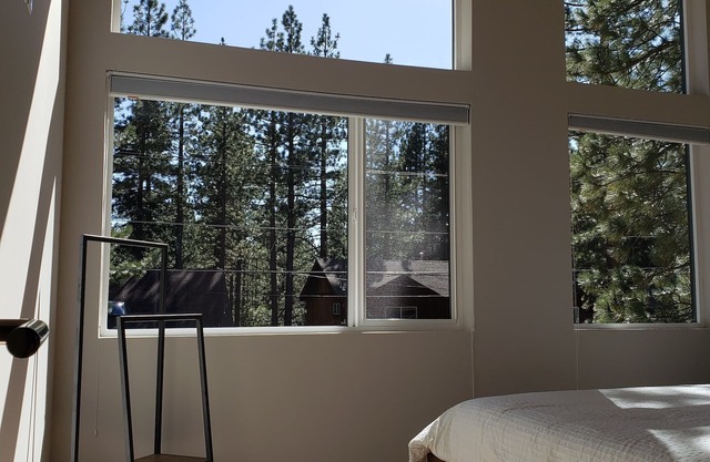 Mountain Modern Couples Getaway. South Lake Tahoe's Hidden Gem 1bd-1 bath