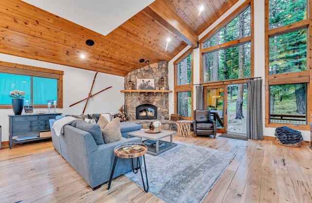 Mountain-Top Chalet Near Skiing with Hot Tub
