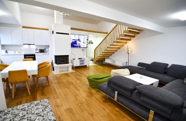 Mountain Top Deluxe + free garage parking