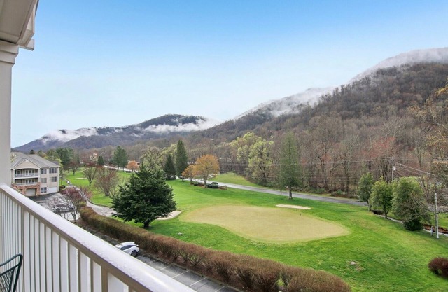 Mountain View Fore You - Golf Front 2 BR, 2BA Condo