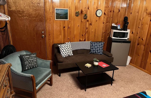 Mountain View Lodge Queen Single - Room 2