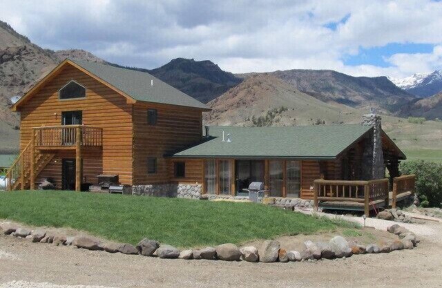 Mountain View Resort - Mountain Views, Close to Yellowstone