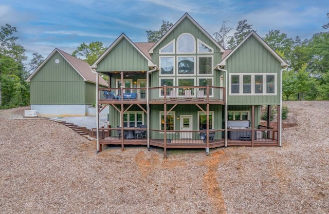 Mountain View Retreat | A Lake Lure Destination with Amazing Views