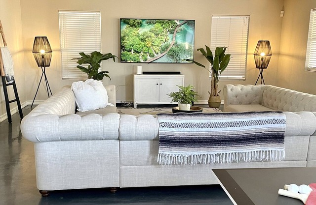 Mountain View ⛰️ with Hot Tub, Hiking, BBQ, and Fire Pit