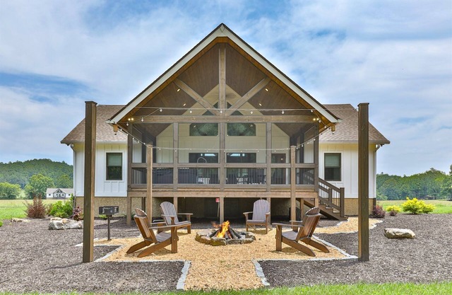 Mountaintown Chalet | Ellijay, GA