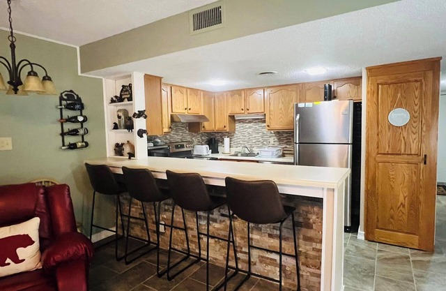 Moutain Top Condo close to Pigeon Forge Gatlinburg & National Park. Pet Friendly