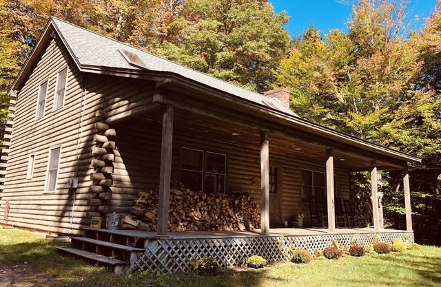 Mt. Snow/Stratton Log Cabin in the Woods