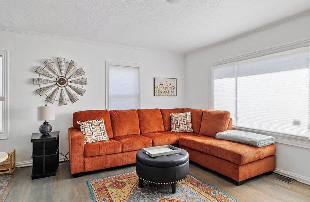 MTM Premier, 2 King Beds, Fenced Yard