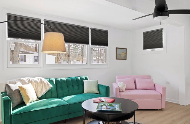 MTM Premier, Modern 1 Bedroom, 1 Bath