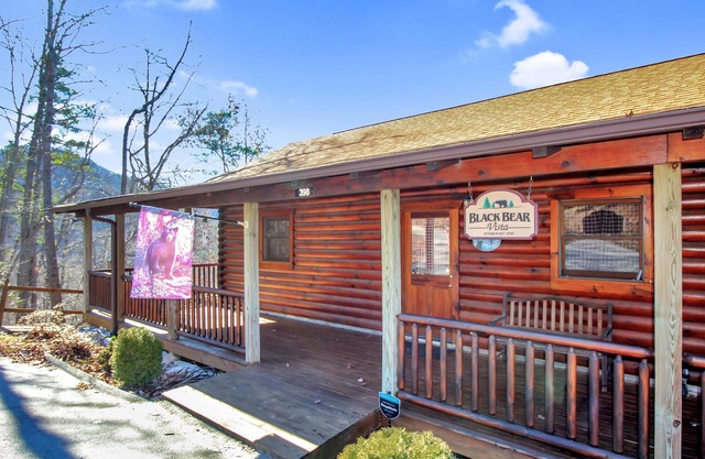 Mtn cabin with views! Short drive to Asheville, Chimney Rock, and Lake James!