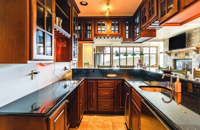 Mtn-view Shirley Pool House: Pets Welcome!