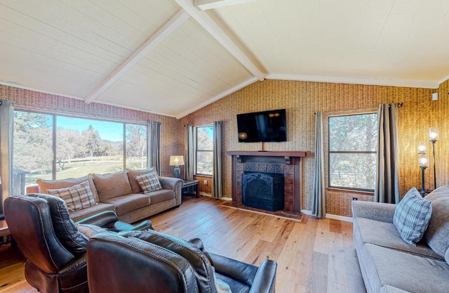 Mueller Fairway House