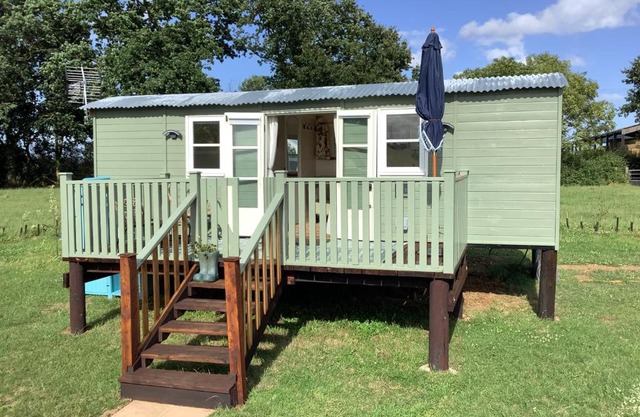Muffins Meadow Shepherds Hut
