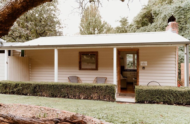 Mulberry Cottage - with spa and fireplace
