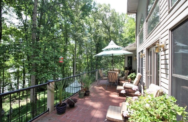 MULTIFAMILY - PERFECT FOR FAMILY REUNION FOR HOLIDAYS -Pool Table nPing Pong