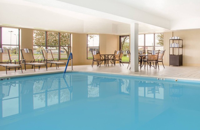 Muncie Place Hotel & Suites