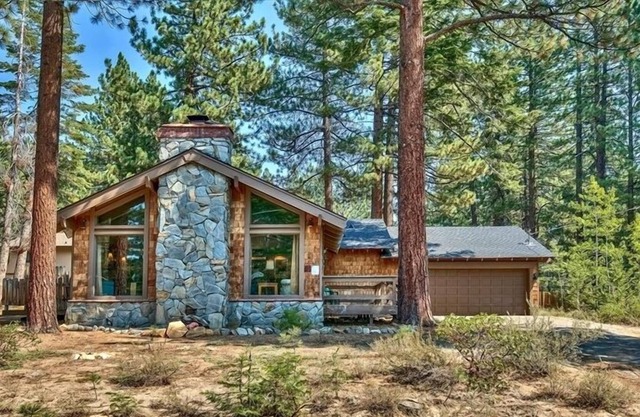 MV34 South Lake Forest Cabin with Hot tub and great Wifi! VHR21-0028