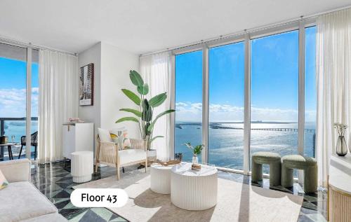 MVR-Relax in Style Above Brickell