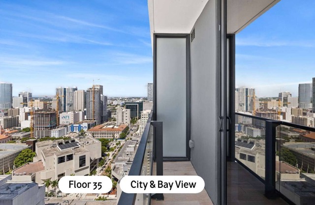 MVR - Studio with Prime Views & 5-Star Style