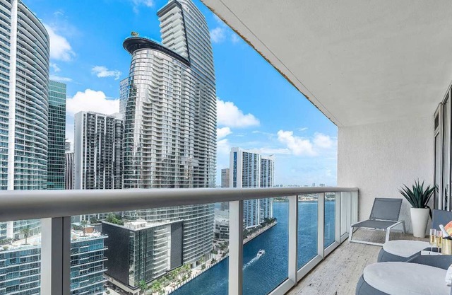 MVR Stylish High-Rise with Epic Views