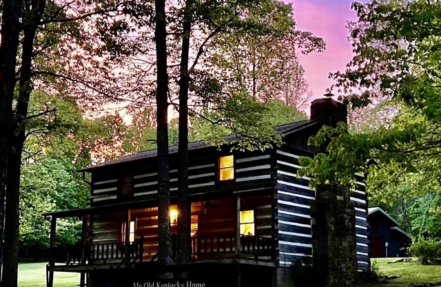 My Old Kentucky Home! Restful Log cabin retreat.
