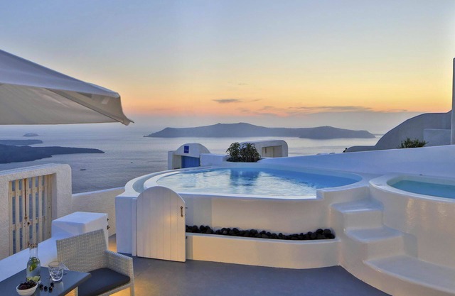 My Rental Homes - Yosti Suite with panoramic pool and a heated outdoor Jacuzzi