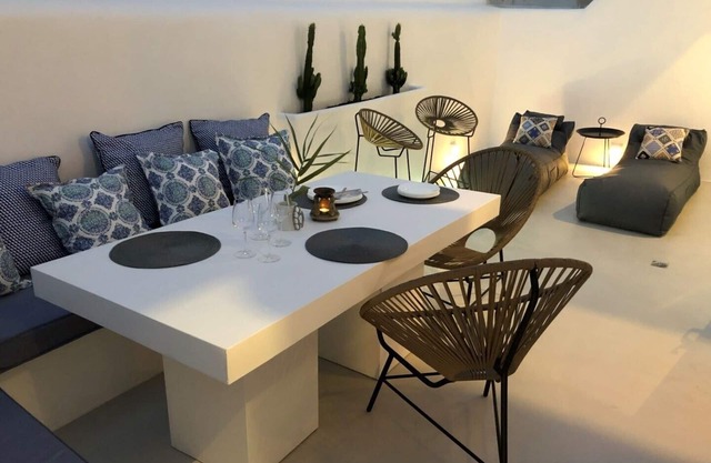 Mykonian Mews H2 mini-villa 1 bedroom/1.5 bath/outdoor shower