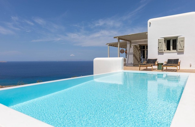 Mykonos 3 BR Luxury Villa, Private Pool, Views!