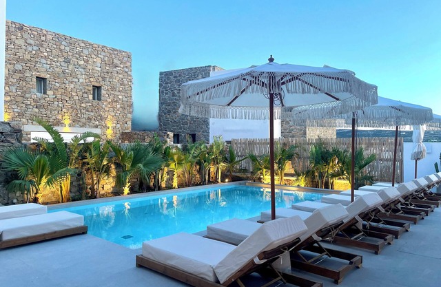 Mykonos Dot Suites
