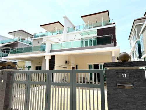 myRoom at 11, Jalan Adams Georgetown