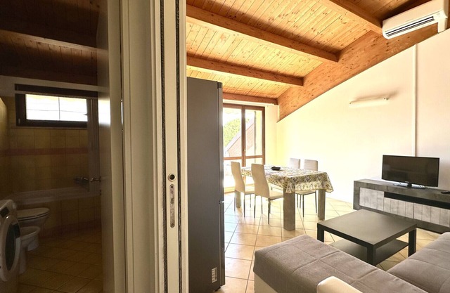 N291 - Numana, two-room apartment with terrace in residence with swimming pool