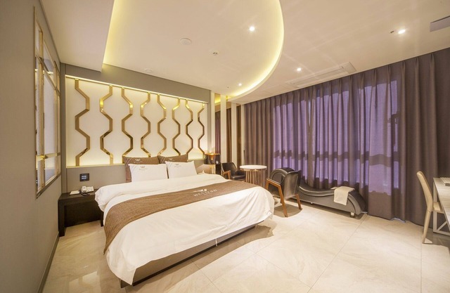 Naju Western Hotel