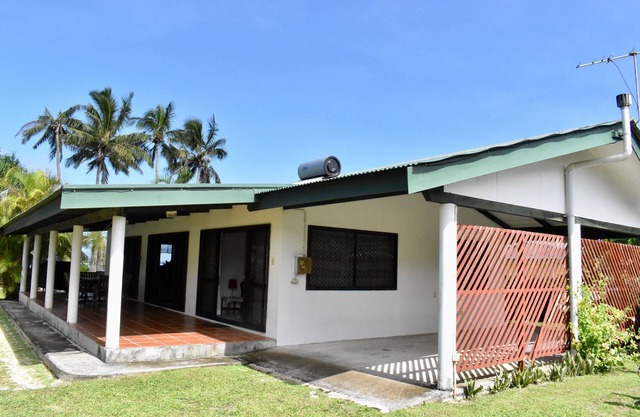 Nana's - Titikaveka Beachfront