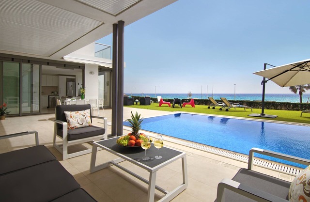 Napa Seaside 3Bed Villa