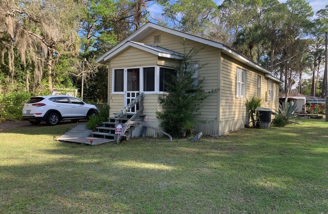 Nature Coast Inn and Cottages