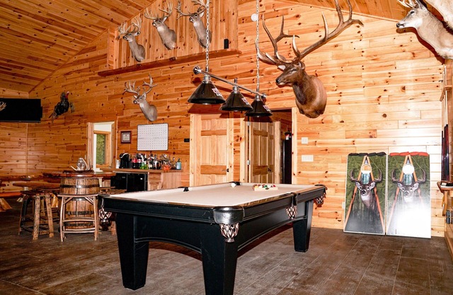 Nature Lovers Get Away! Large groups, Ski, Golf, Hike, Snowmobile, Atv