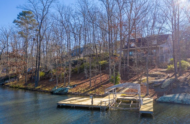 Nature lovers playground Rock Island Lake Oconee
