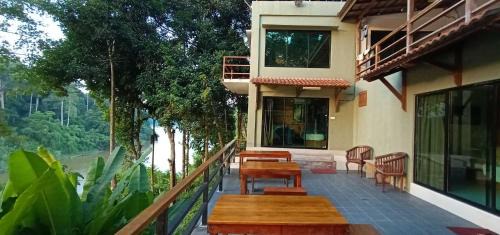 Naura Roomstay
