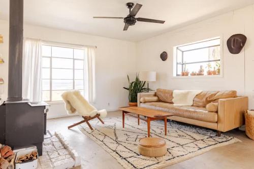 Navigate Stays retreat W Hot Tub Bobs Homestead