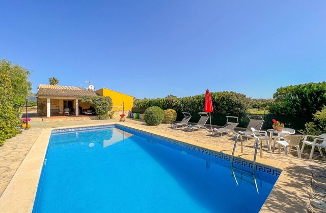 nCountry villa, private pool, 3 bedrooms,near Búger,10 minutes drive to beaches