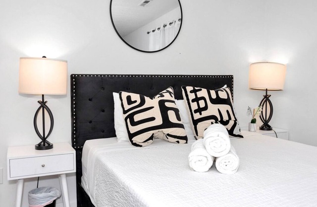 Near Arsenal& University