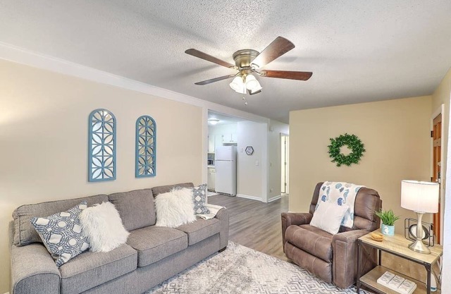 Near Charleston 3 Bed w/Fenced Yard Near Beach!