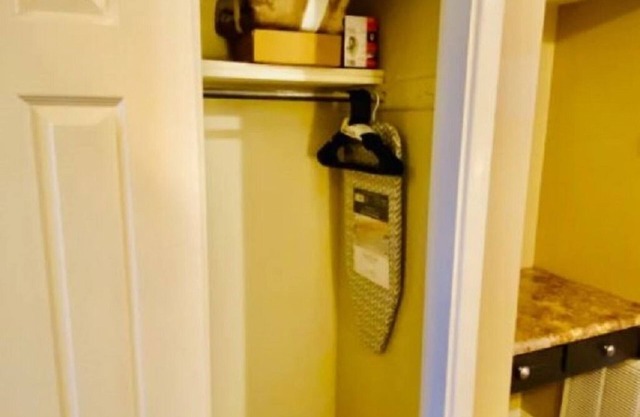 Near Downtown Stunning Course-View Flat