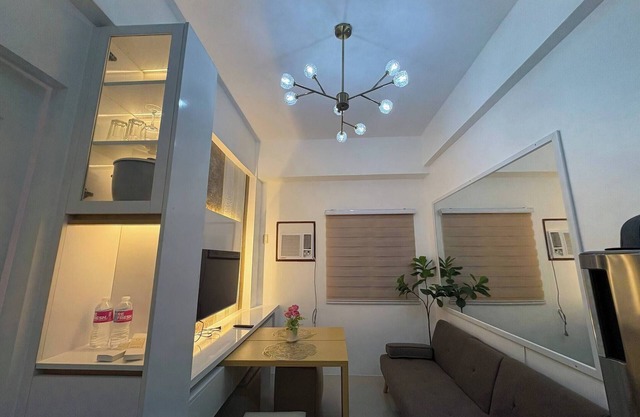 Near Mactan International airport Condo with Private Entrance and Shared Pool