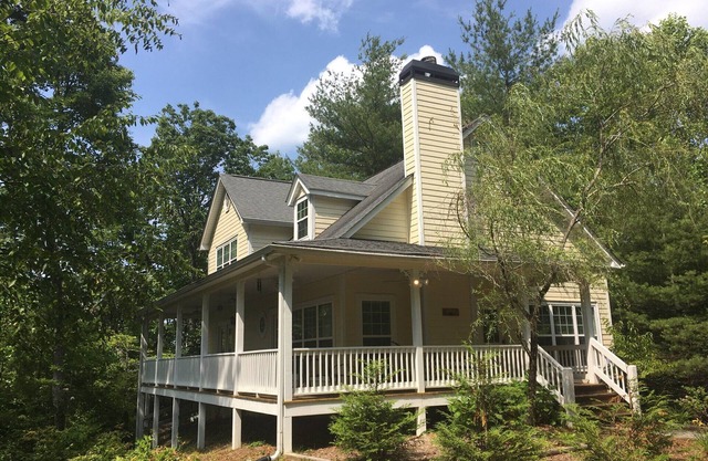 Near Rabun Gap, Dillard, Clayton. Charming 3 bed. Close to Black Rock State Park